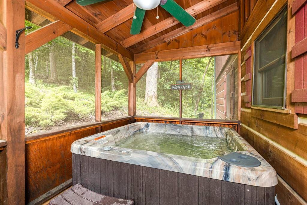 Pigeonforge Cabin Game Roomdog Friendlyhot Tub Pigeon Forge Eksteriør billede