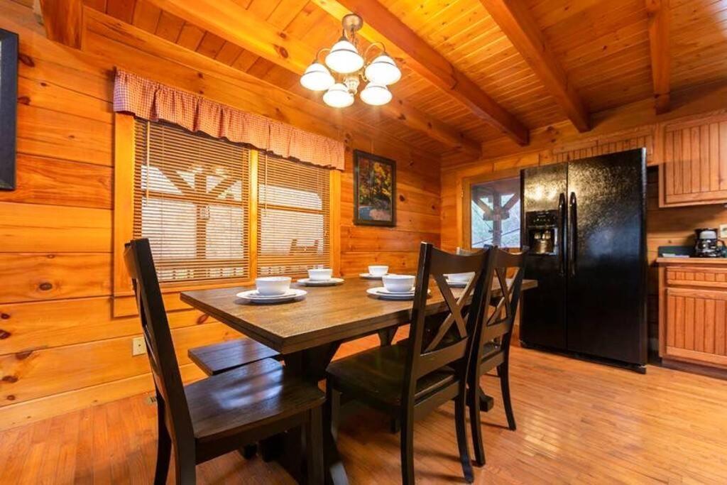 Pigeonforge Cabin Game Roomdog Friendlyhot Tub Pigeon Forge Eksteriør billede