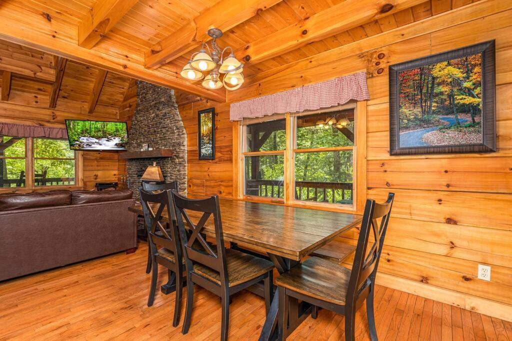 Pigeonforge Cabin Game Roomdog Friendlyhot Tub Pigeon Forge Eksteriør billede